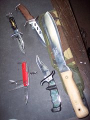 Konvolut MESSER Machete Dolch MP40 44 MG34 42 K98 P08 PPK Mauser Walther)
