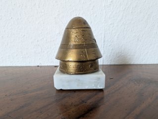 Briefbeschwerer hergestellt aus Zünder für Bombe / Granate