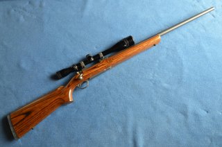 SEHR SCHÖNE REPETIERBÜCHSE RUGER M77 MK II .223 MIT ZF TASCO 6-18x40