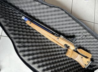 Feinwerkbau P70 Links Matchgewehr Pressluft Luftgewehr Holzschaft