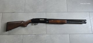 Mossberg 500A Kal. 12/76 -20" – Holzschaft – sehr gepflegter Zustand – geringe Schussbelastung