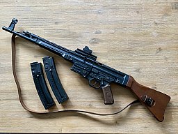 GSG Selbstladebüchse STG 44 im Kaliber .22 LR viel Zubehör