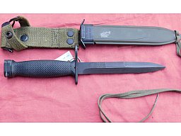Bajonett mit Scheide, original US M8 AI für M 16 von Eickhorn Germany, neuwertig!