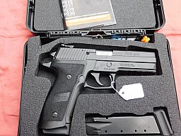 Sig Sauer P226 LDC Kal. 9 mm Luger, neuwertig, mit Reservemagazin und orig. Koffer mit Zubehör