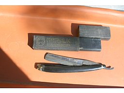 Altes Rasiermesser von Herm. Konesjung Solingen