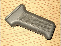 == schwarzer Griff aus der Kalaschnikow-Familie – z.B. AK47 AKM AK74 RPK AK100-er usw. ===