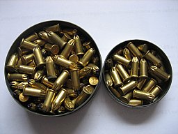 ** 130 Stk. Platzpatronen - Randfeuer - Cal. .22 long - 15 mm **