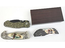 Messersammlung mit 3 Messer, unbenutzt. Indianer, Adler, MP9, mit Holzschatulle
