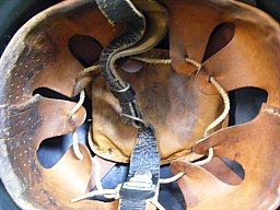 Stahlhelm mit Kamm Feuerwehr