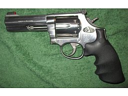 Smith & Wesson Revolver .357 Magnum Modell 686-5 mit 4 Zoll Lauf