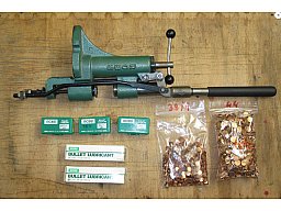RCBS Fett- und Kalibrierpresse LAM II + 3 Matrizen + Fett + Gaschecks