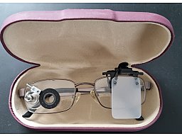 Brille mit Irisblende