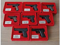 -- 8 PISTOLENMINIATUREN --
