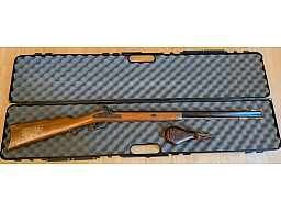 Vorderladergewehr Dikar Hawken .45 Cal. inkl. Pulverflasche & Waffenkoffer