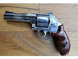 Smith & Wesson Revolver Mod. 627 stainless, 357 Magnum, gebraucht