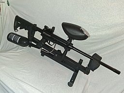 NEUWERTIGES BT-4 Painball gewehr. Schaft/Zielhilfe