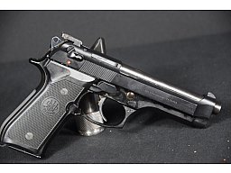 Beretta 92 FS – 9 mm Luger – mit Originalkarton und Papieren
