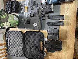 Gas Blowback Softair-Pistole mit umfangreichem Zubehör
