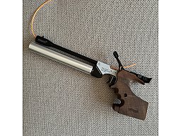 Hämmerli AP20 PRO – Match-Luftpistole 4,5 mm – Holzgriff M rechts – Koffer & Zubehör