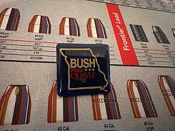 Pin Anstecker "Bush / Quayle" – USA Wahlkampf 1990er – Irak Krieg