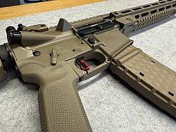 Oberland Arms OA-15 M5 Premium CERAKOTE FDE Kaliber .223 Remington Luger 16,75" Lauf SPARTAC EDITION