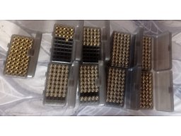 Hülsen cal. 357 . In Boxen .