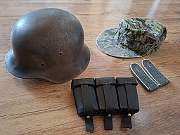 M42 Stahlhelm mit Zubehör
