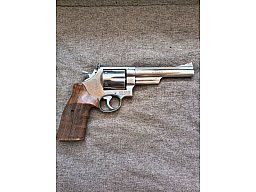 Smith and Wesson 629 .44 Magnum 6" Stainless