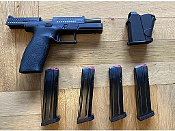 CZ P10 F OR 9mm (inkl. Gürtel, Holster, 4 Magazinen und mehr)
