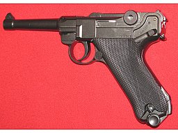 Aus der UMAREX Legends - Serie, eine CO2 Pistole, eine Pistole P08 mit F - Zeichen