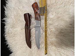 Stabiles schweres Integral Jagdmesser