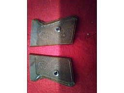 Griffschalen für eine Automatic Pistole Modell ERMA.