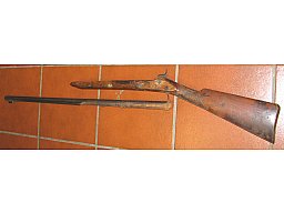Altes Perkussion Vorderlader Gewehr, in schlechten Zustand