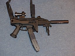 Pistole CZ Scorpion EVO3 cal. 9mm mit EVO3 B&T Schalldämpfer