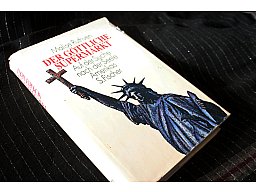 DER GÖTTLICHE SUPERMARKT - Auf der Suche nach der Seele Amerikas M Ruthven