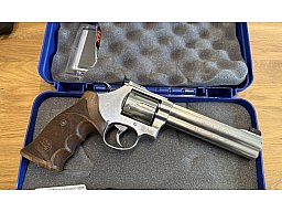 Smith & Wesson 686-6 DeLuxe Match Master 6" im Kaliber .357 Magnum