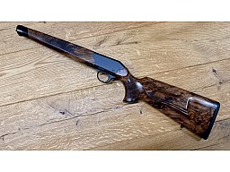 Blaser R8 Schäftung / Holzklasse 7 / Bayrische Doppelfalzbacke / seidenmattes Finish / Logo Schwarz