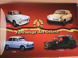 Blecherinnerungsschild an Fahrzeuge des Ostens