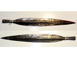 massive afrikanische Lanzenspitze, 50,5 cm