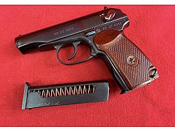 Makarov 9mm Mak. zwei Magazine,