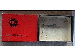 Röhm RG 2s, Schachtel, Paar Griffschalen und Ersatzteile