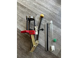 Lee Classic Turret 4-Stationen Presse mit redding reloading Zündhütchenzuführung
