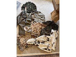 Militaria Jacken Hosen und Zubehör Konvolut