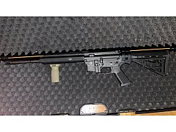 AR15 von Schmeisser . Modell M4FL mit 14,5" Lauflänge.