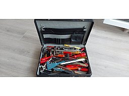 Werkzeug kiste mit Werkzeug