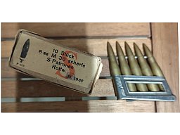 10 Patronen, 8x56R , mit Laderahmen im org. Karton