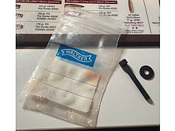Schraube – Walther – 4,5 cm – M6,8 – brüniert – inkl. U-Scheibe – Neu