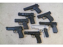 Konvolut Softair Federdruck-Pistolen 6 mm BB