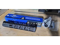 UTG PRO 10" M-LOK AR-15 Ultra Slim Handschutz