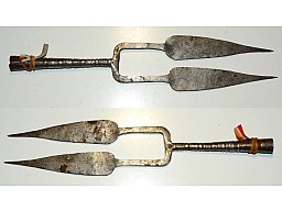 Doppelspitze von afrikanischem Speer
